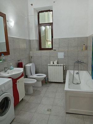 Vând apartament 3 camere ultracentral la vila - imagine 6