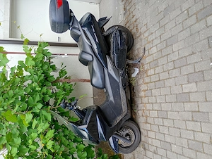 Vând maxi scuter honda 400