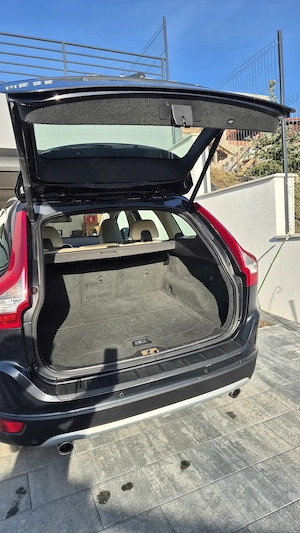 Volvo XC60 Summum D5, 215cp - imagine 6