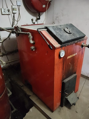 Vând cazan încălzire combustibil solid gaz 35 kw. 