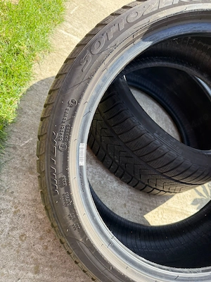 Vand 2 anvelope Pirelli Winter Sottozero 3 Runflat - imagine 4