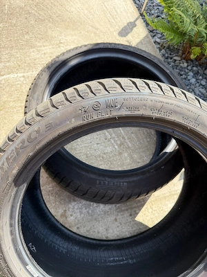 Vand 2 anvelope Pirelli Winter Sottozero 3 Runflat - imagine 3