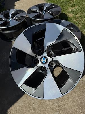 Vand set jante originale BMW G30 bicolore R17 cu senzori presiune originali