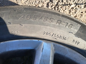 Vând set de roți complet, cauciucuri de vară ( Michelin ), dimensiunile: 205 / 55 R 16 - imagine 3