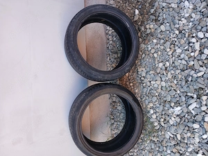 Vând 2 anvelope 225/40/R18