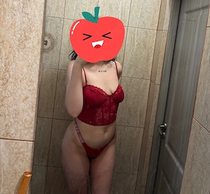New,brunetă creață la tine în oraș, Iasmina