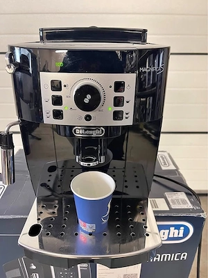 Espressor Automat DeLonghi Magnifica S ECAM22.110.B Aparat cu Cafea Boabe