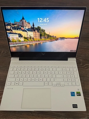 Laptop Gaming HP Victus 15, Ca Nou, i5-12500H   RTX 3050   16GB RAM   Windows 11 Pro