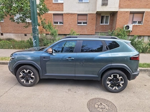 Persoană fizică vând Dacia Duster Extreme 2025 4X4 130TCE 28500km stare excelentă - imagine 3