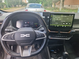 Persoană fizică vând Dacia Duster Extreme 2025 4X4 130TCE 28500km stare excelentă - imagine 5