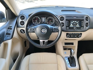 Vw Tiguan 2.0 TDI 4x4 DSG Piele Crem Panoramic Navi Incz Scaune Cmr Masalier Carlig ParkAsist Jante  - imagine 7