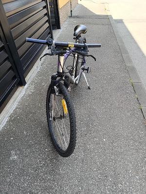 Vând bicicleta aluminiu 