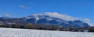 Teren cu panorama superba si parau
