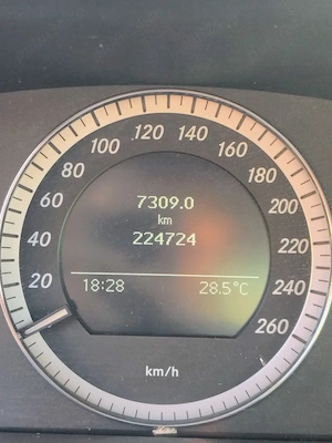 Mercedes  Benz C200 - imagine 2