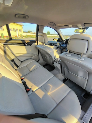 Mercedes  Benz C200 - imagine 3