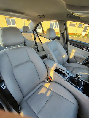 Mercedes  Benz C200 - imagine 6