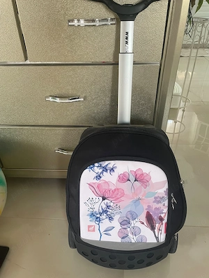 Vând ghiozdan troller Nikidom XL