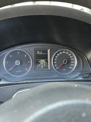 Vând auto marca volskwagen t5, an 2012,motor 2000 diesel,preț 6300 euro  neg.Tel.  - imagine 5