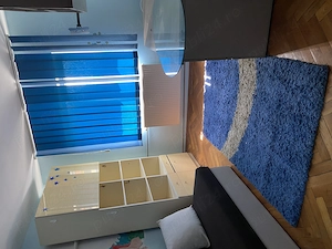Zona Torontalului, apartament 3 camere, decomandat, luminos, etaj 4 din 5, preț 118000 euro