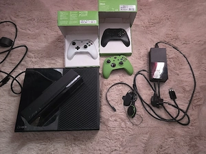 Xbox one + kinect + 3 controlere + 19 jocuri
