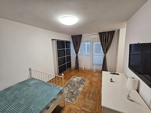 ofer spre inchiriere garsoniera zona Piata Roamana