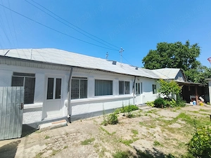 Vând casă bătrânească renovată 
