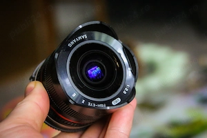 Obiectiv Samyang 8 mm f2.8 Fish eye 2 montura Sony e cu parasolar .