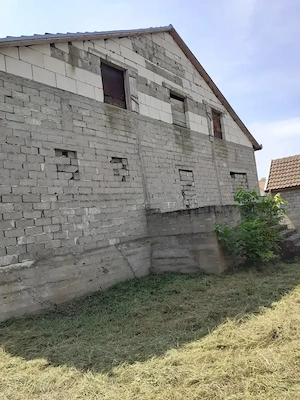 Vând casă sau schimb cu apartament  - imagine 2