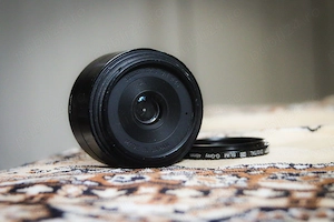Obiectiv Samyang 8 mm f2.8 Fish eye 2 montura Sony e cu parasolar .