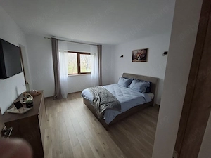 casa deosebita Novaci Transalpina - imagine 2