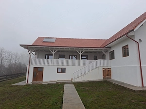 casa deosebita Novaci Transalpina - imagine 4