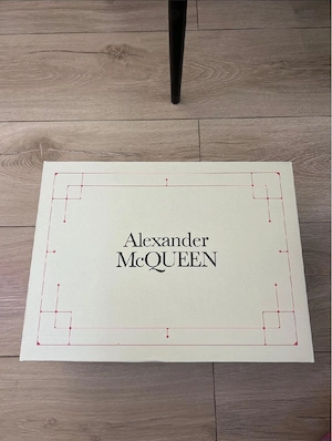 Adidași Alexander McQueen 