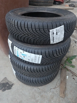 Vand set de 4 anvelope noi 165/70/14 M+S - imagine 4