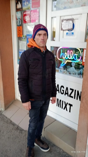 care fata ma iubeste si pe mine caut o fata in 22 si 45 ani din timisoara eu am 43 ani din timisoara