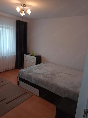 Închiriez garsoniera cu 1