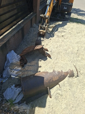 Firmă de construcții, vinde miniescavator GUNTR GROSSMAN. - imagine 2