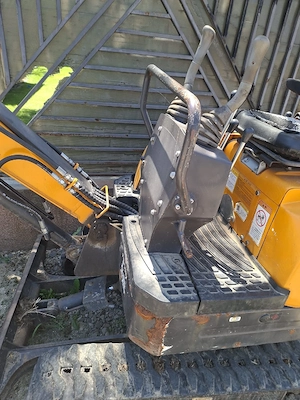 Firmă de construcții, vinde miniescavator GUNTR GROSSMAN. - imagine 4