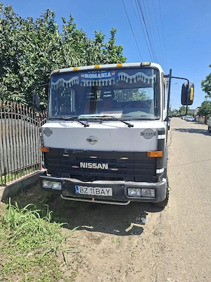 Firma de construcții vinde Nissan. - imagine 5