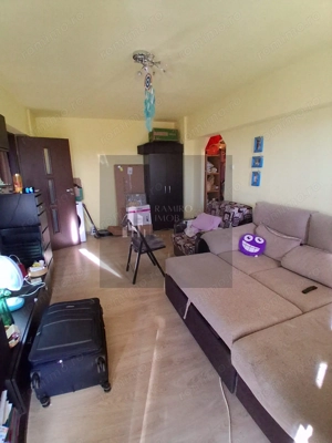 Apartament 3 camere semidecomandat  METROU GORJULUI