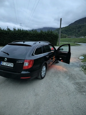 Skoda Superb 2 2011 2.0 140 cp - imagine 4