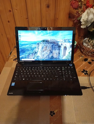 Laptop Toshiba Satellite C55-A-1V3 cu procesor Intel  Core  i5-4200M 2.50GHz, 4GB