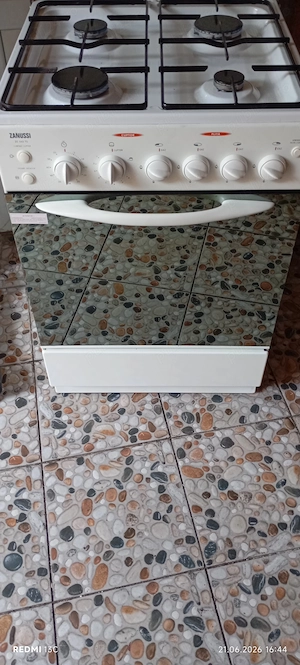 vind aragaz ZANUSSI cu rotisor e ca nou folosit foarte putin vezi toate pozele