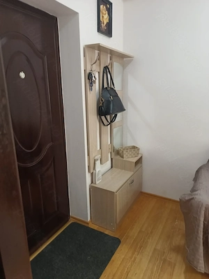 Închiriez apartament cu doua camere