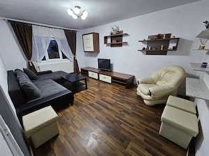 Închiriez apartament 2 camere !