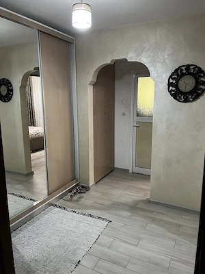 Apartament 2 camere decomandat, mobilat si utilat, loc de parcare, Trivale - Sc. Gen. nr. 13 - imagine 4
