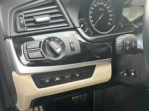 Bmw seria 5, F 11 - imagine 4