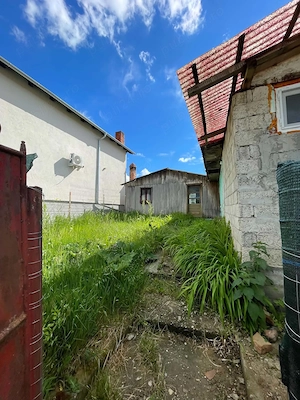 Casa de vanzare poganesti Teren 1000mp  - imagine 2