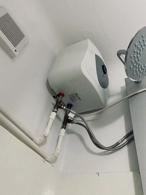 Boiler 40 l si rigla fixa cu dus
