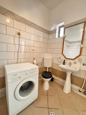 Apartament spațios la curte comună – zonă centrală, Oradea - imagine 8