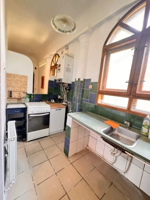 Apartament spațios la curte comună – zonă centrală, Oradea - imagine 11